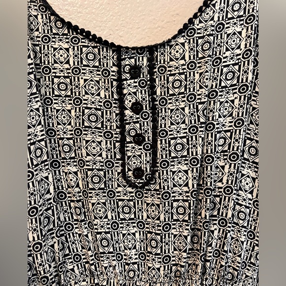 Sleeveless romper - Picture 3 of 6